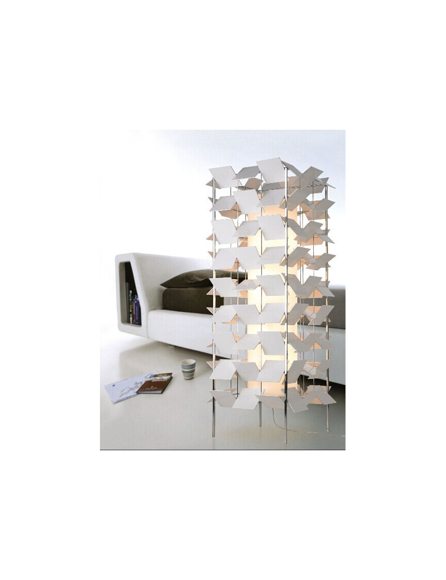 Cubrik floor lamp Santa & Cole white color front view Cubrik floor lamp Santa & Cole white color front view