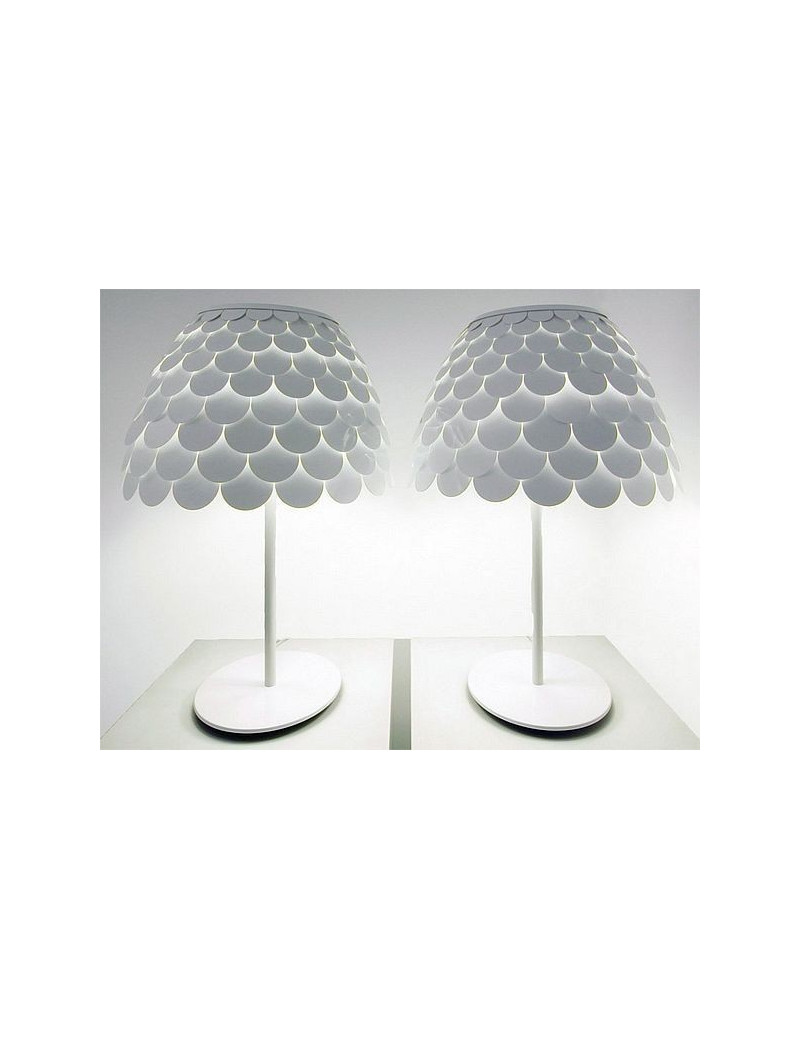 Carmen table lamp FontanaArte white color front view Carmen table lamp FontanaArte white color front view