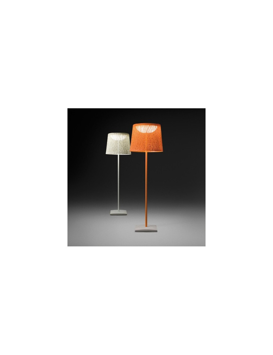 Wind floor lamp Vibia white color / orange color front view